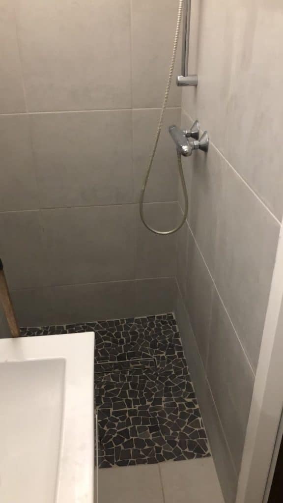 douche avant rénovation